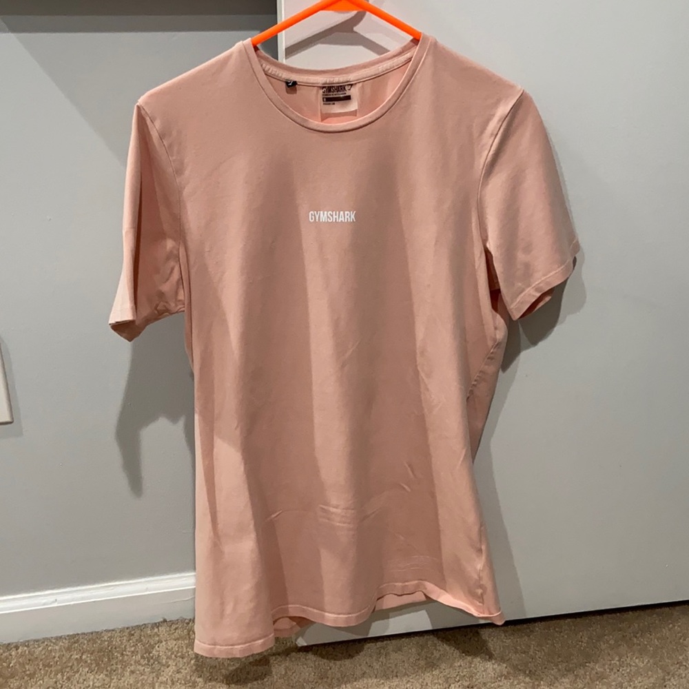 A M salmon colored GymShark t-shirt